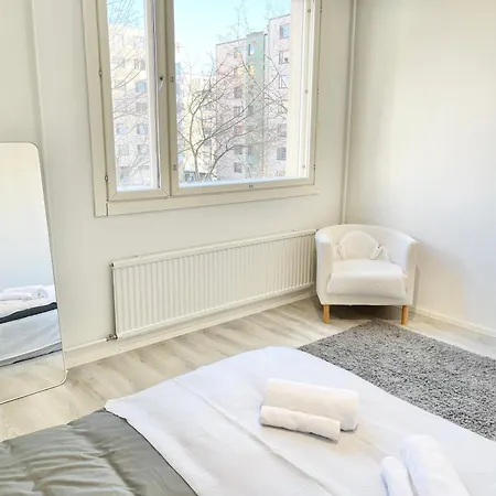 Double Bed In An With Lovely Cats * Helsinki