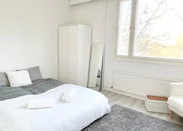 Double Bed In An With Lovely Cats Accommodatie bij particulieren